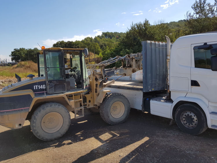 flatbed truck